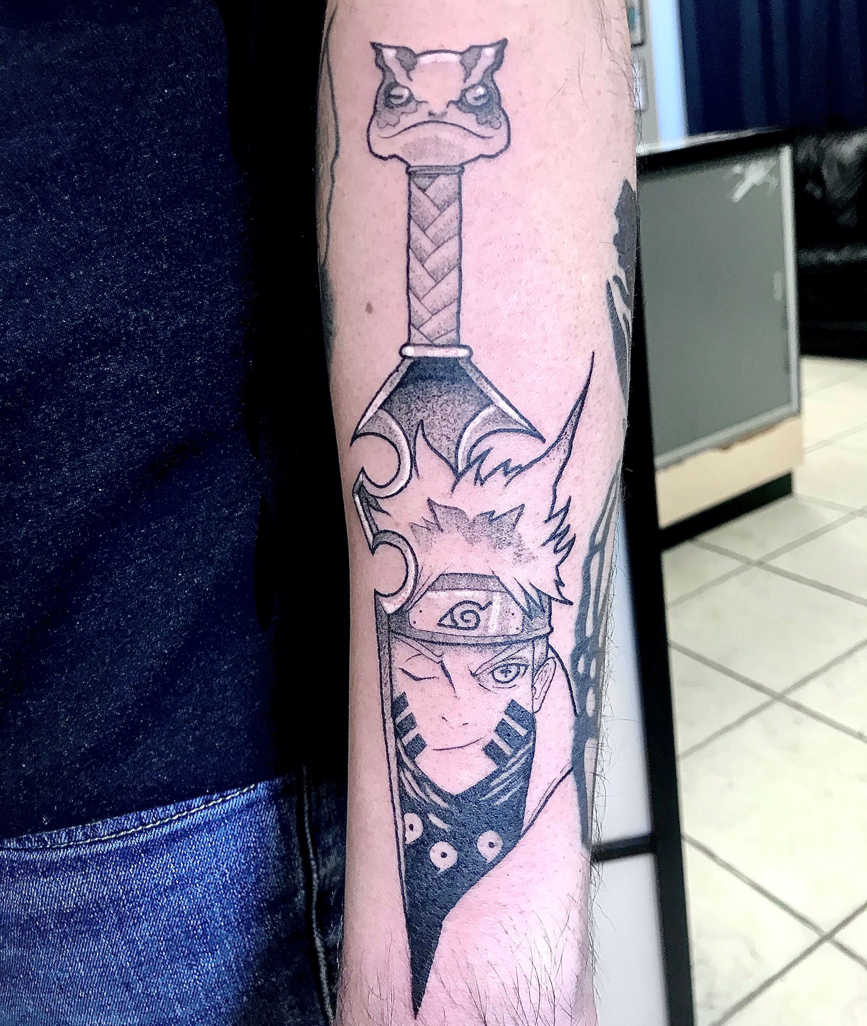 Naruto Kunai traditonal tattoo done recently message me bofthedead for  any anime tattoos anime animetattoo tattoo tattoos  Brian Easlon  bofthedead on Instagram