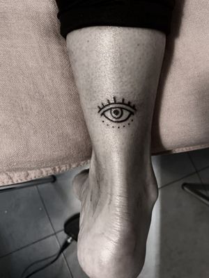 #fineline eyes tattoo
