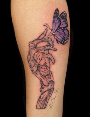 ☠️🦋 #Finelinetattoos #Skeletontattoos #colourtattoos # butterfly tattoos #ryeclavxtattoos #forearmtattoos #armtattoos