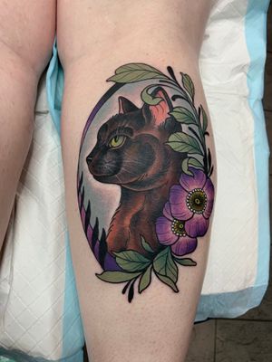 One of two matching kitties. For bookings: bubsytattoo@hotmail.com #cute #sydney #sydneytattooartist #neotrad #neotraditionaltattoo #neotraditional #colour #neotradtattoo #australia #cattattoo #calftattoo 