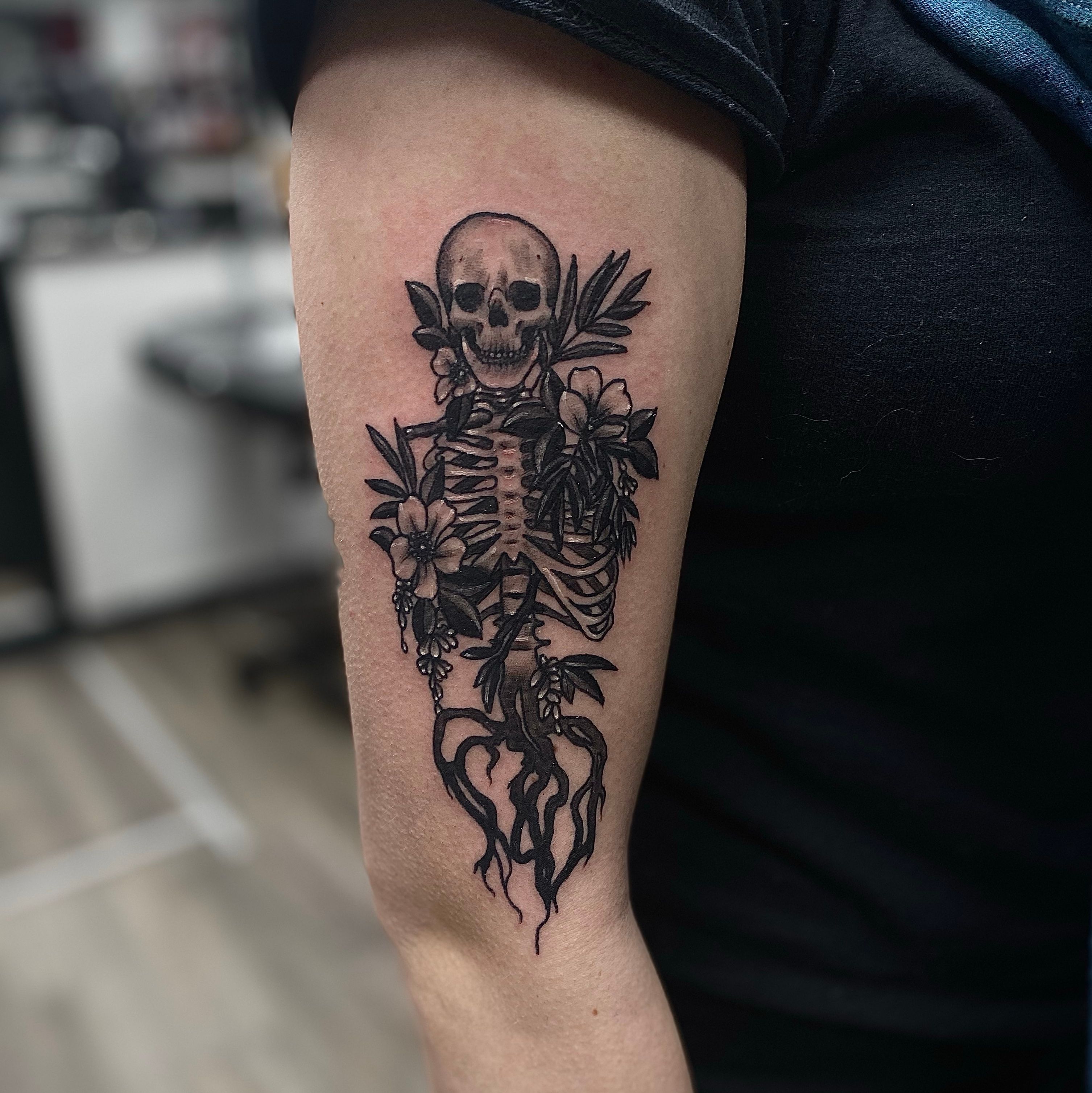27 Beautiful Skull and Flower Tattoo Ideas  Tattoo Glee
