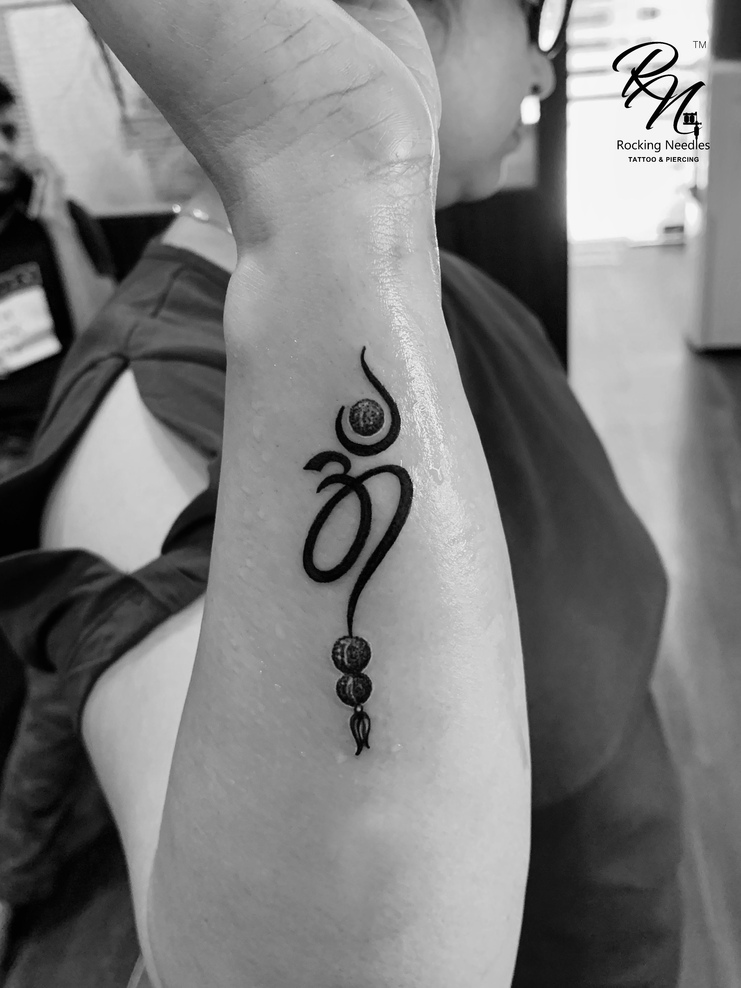 33 Iconic Hindu Tattoos That Will Inspire You | Om tattoo design, Unalome  tattoo, Om tattoo