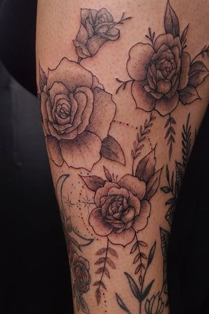 Whip shading roses instagram @emar28tattoo i'm in Riverside