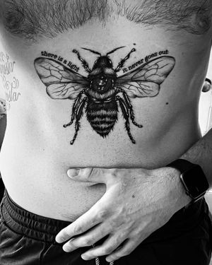Bee tattoo done on May 2021 by @vil_tattoo at True Tattoo in Kingston. Go and follow her she’s amazing @vil_tattoo