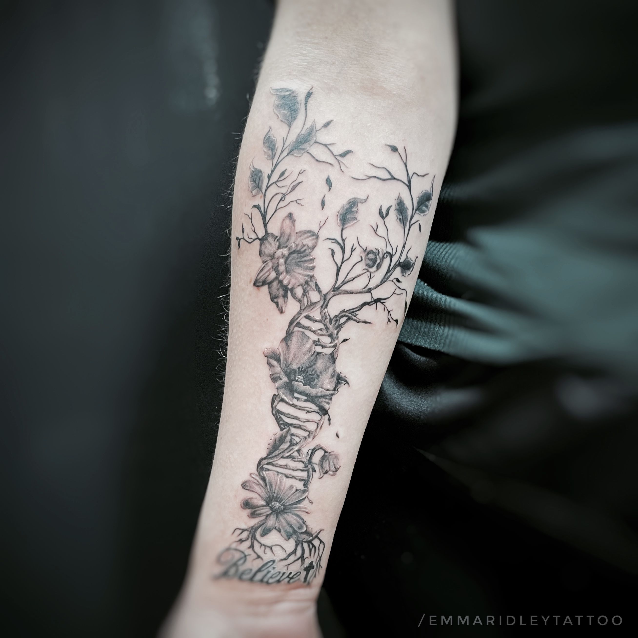 Tattoos by Brynn  Madelines little birth flower bouquet to represent her  family members         tattoo floraltattoo flowertattoo  naturetattoo tattooartist tattooart brynnsnyder brynnycole  tattoosbybrynn art 