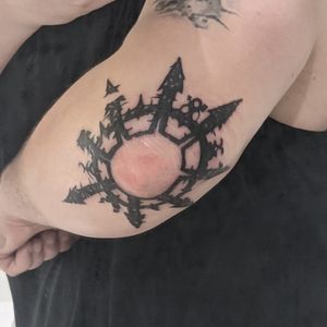Second tattoo, Chaos star with 2 spots cut out for another tattoo to join it (Tattooist - Kel)