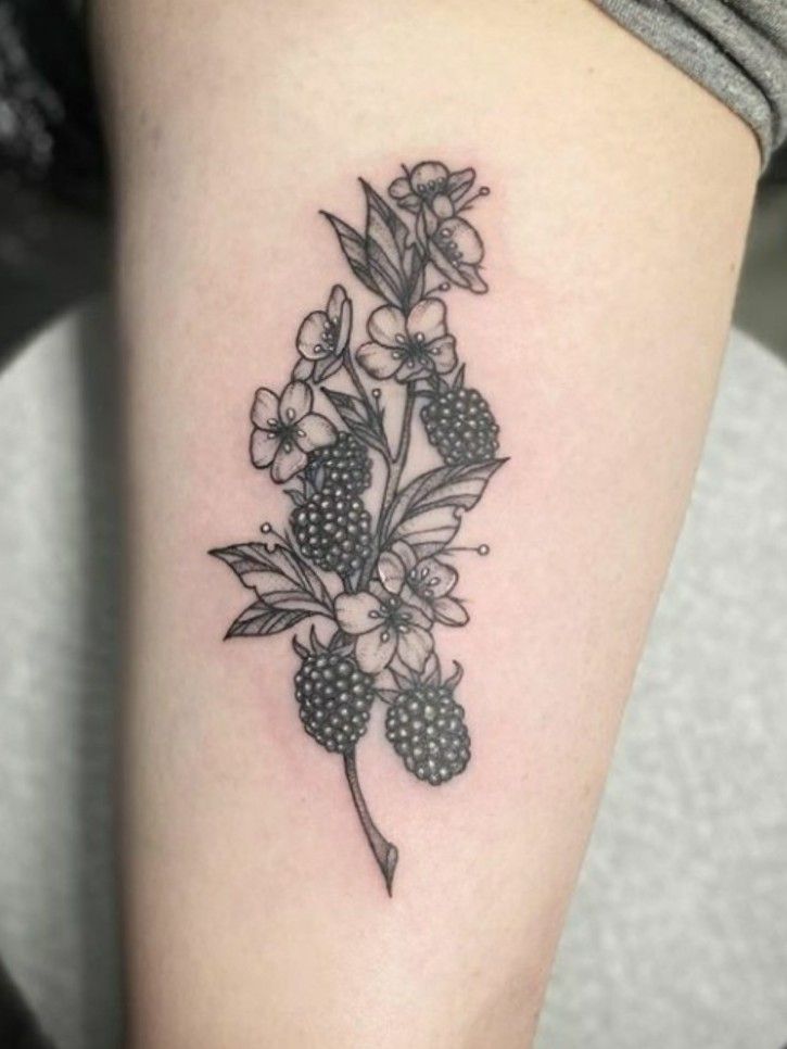  lil Ashley tattoos  on Instagram Blackberry branch for Katelyn   Thank you so much I loved our chats and making this tattoo for you      flowertattoo