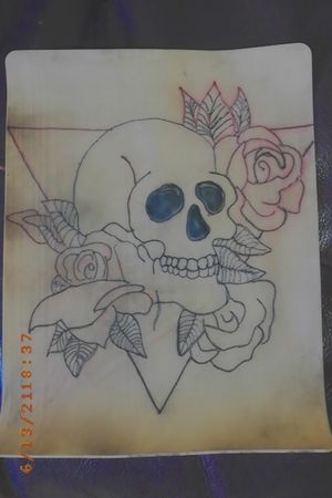 Unfinished skull and roses I did last week :) 