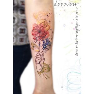 Your hand touching mine This is how galaxies collide ➡️Contact: deexentattooing@gmail.com 🌹Merci Camille! . . . #poppiestattoo #poppies #poppy #coquelicot #redflower #watercolortattoo #tatouageaquarelle #womantattoo #colorflowertattoo #poppytattoo #tattoo #tatouage #inktattoo #flowertattoo #watercolorflower #paristatouage #deexen #deexentattooing 