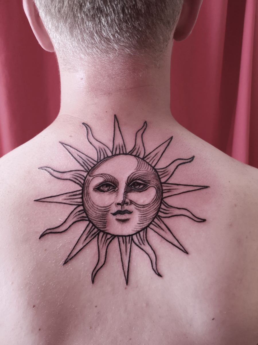 Tattoo uploaded by Elmar Lenior • Sun Tattoo #sun #suntattoo #blackwork •  Tattoodo