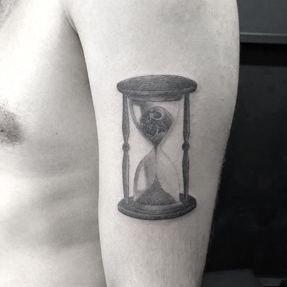 101 Best Girly Hourglass Tattoo Ideas That Will Blow Your Mind!