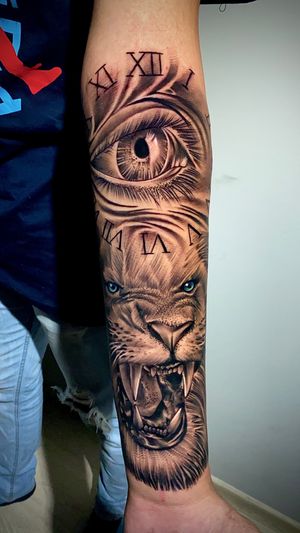 Leão com olho tattoo realismo feito pelo artista @cx_ink ⚜️ Penha zona leste 🇧🇷