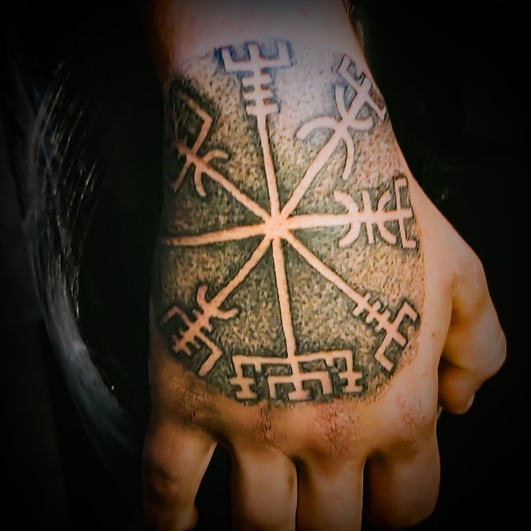 Compass deals tattoo hand