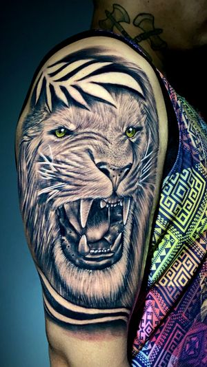 Leão tattoo realismo feito pelo artista @cx_ink 