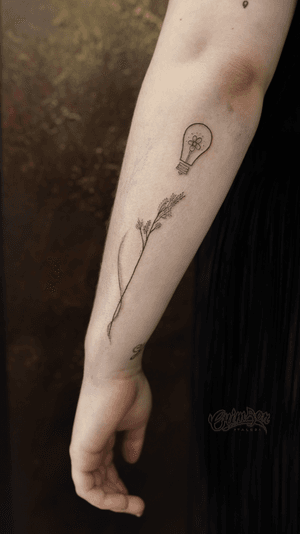Delicate small tattoos combo Big or small, we love it all! #lightbulb #lightbulbtattoo #bulb #bultattoo #fineline #finelinetattoo #smalltattoos #floraltattoo #florals #delicatetattoo #delicate
