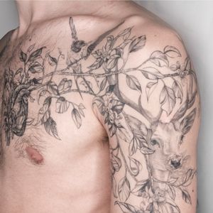 #tattoo #illustrationtattoo #illustration #ink #francetattoo #balmtattoo #inked #tattoos #vegantattoo #tattooartist #inkstagram  #graphictattoo #tattooart #fineline #tatouage #tattoolove #tattoodesign #finelinetattoo #thebestattooartists #inkeeze #killerink #tatouagemagazine #balmtattooportugal #balmtattoo #balmtattooproteam #dragonbloodbutter #besttattooaftercare #anitalasainte #singleneedletattoo #microrealism #deertattoo #flowerstyletattoo #tatuajeciervo #heartflowersdeertattoo #tatuaje #art