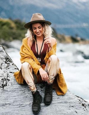 Hanging in Wanaka NZ#wanaka #nz #modelling #model #tattooartist #femaletattooartist