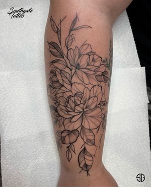 • Floral • sketchy custom design by our resident @nsmactattoos Books/Info: 👉🏻@southgatetattoo • • • #floraltattoo #sketchytattoo #customtattoo #outlines #floraldesign #southgatetattoo #sgtattoo #sg #londontattoo #northlondontattoo #londontattoostudio #southgate #enfield #palmersgreen #forearmtattoo 