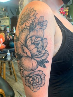 Healed floral sleeve for Gabby. Message me for booking info or pricing. 