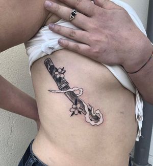 wakizashi empoissonné 🔥 Infos en Message privé 💮⠀ France-paris 🇫🇷⠀ ProTeam @devilish_tattoo ⠀ Resident at @inkspotstudiotattoo ⠀ Infos en message privé 📱⠀ • • • • #tattoo #tattoos #katana #katanatattoo #wakizashi #ryu #ryutattoo #tattoos #art #tatuaje #backtattoo #estampe #fullbacktattoo #japanesetattoo #geishatattoo #backtattoo #geisha #geishatattoo #girltattoos #girl #tattoo #tattoos #tattooart #tattooartist #tattooed #blackandgreytattoo #killerinktattoo #traditionalart