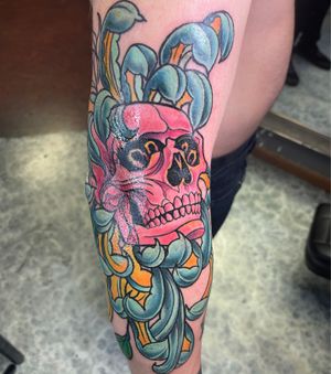 NeoTraditional pink skull 