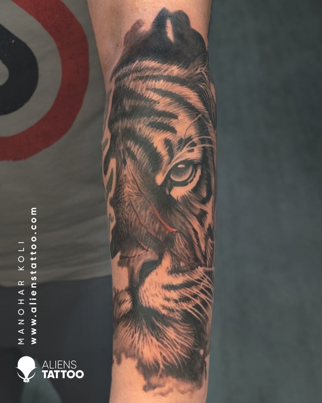 Aliens Tattoo • Tattoo Studio | Book Now • Tattoodo