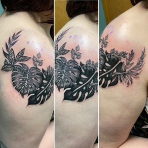 Tropical leaf tattoo 