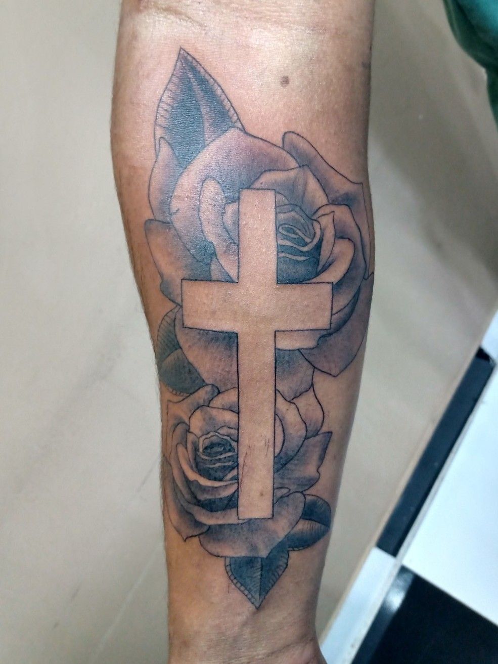 hollow cross tattooTikTok Arama