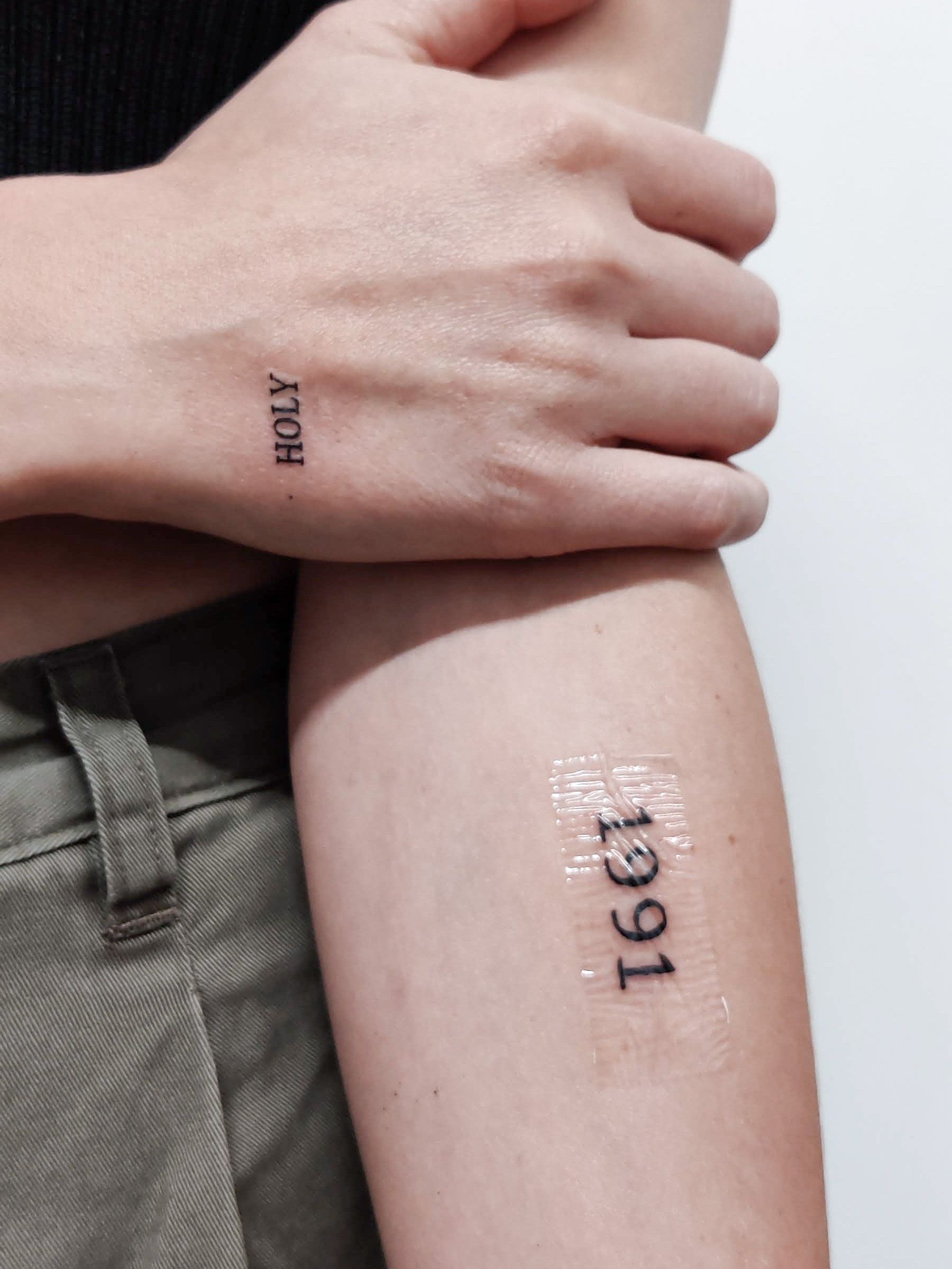 est 1991  Tattoo lettering styles Tattoo designs wrist Word tattoos on  arm