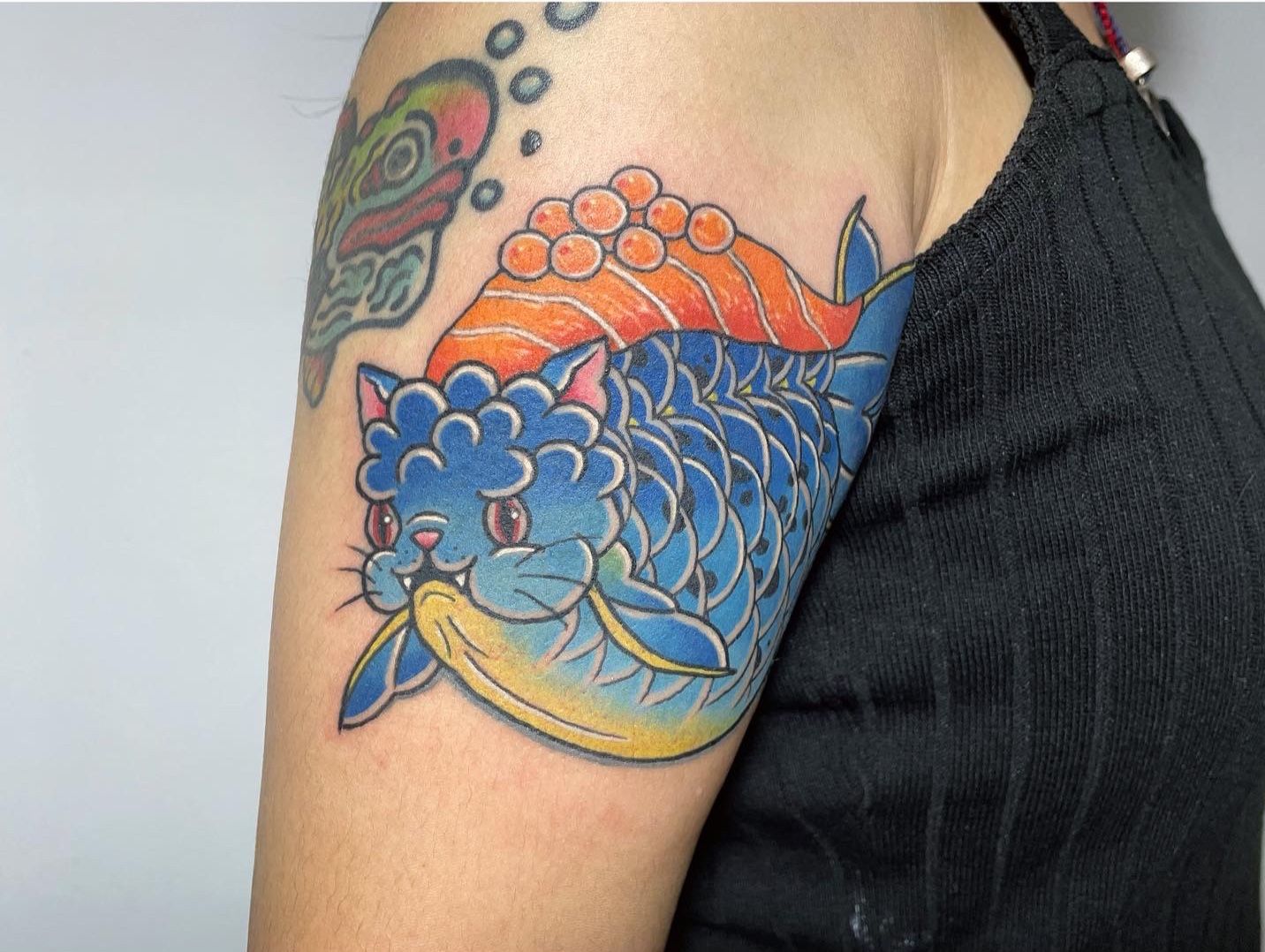 Tattoo Uploaded By Yi Jing 客製化虎金魚鮭魚卵生魚片tiger Kingyo With Salmon Sashimi 好開心可以刺金魚 特別的是其實好久以前就跟客人見過面今天終於重逢相認了 歡迎認領或客製詢問