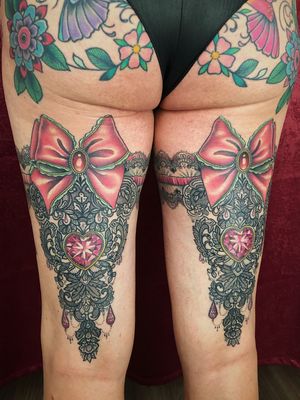 Healed bows and lace 🎀💓✨ bum healed from a few years ago!! ✨🎀💓