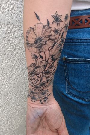 Floral composition for completing an arm. 😉