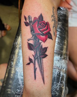 Rose & dagger done at Wildwood Tattoo Beach Bash📩vinnytattoos95@gmail.com / @vinnyscialabbatattoos
