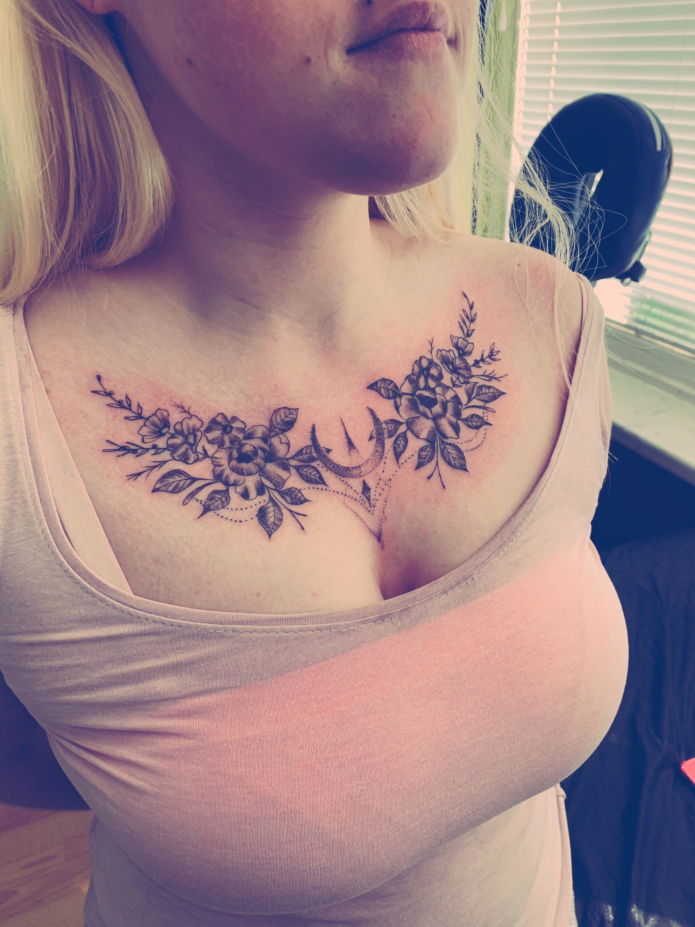 Pin by Monica Altube on tatuaje | Small chest tattoos, Chest tattoos for  women, Tattoos for women flowers
