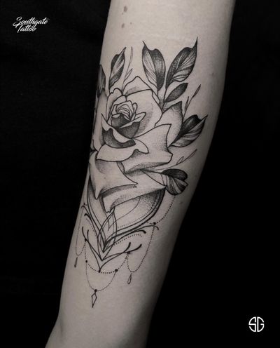 Fine line blackwork custom rose by our resident @o.s.c.r.tttst Give us a shout for bookings/info with Oscar: 👉🏻@southgatetattoo • • • #rosetattoo #southgatetattoo #sgtattoo #finelinetattoo #sg #customtattoo #londontattoo #blackworktattoo #floraltattoo #northlondontattoo #southgate #londontattoostudio #tattoostudio #ink #enfield #palmersgreen 