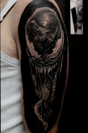 Venom tattooArtist: hanamen tattoo