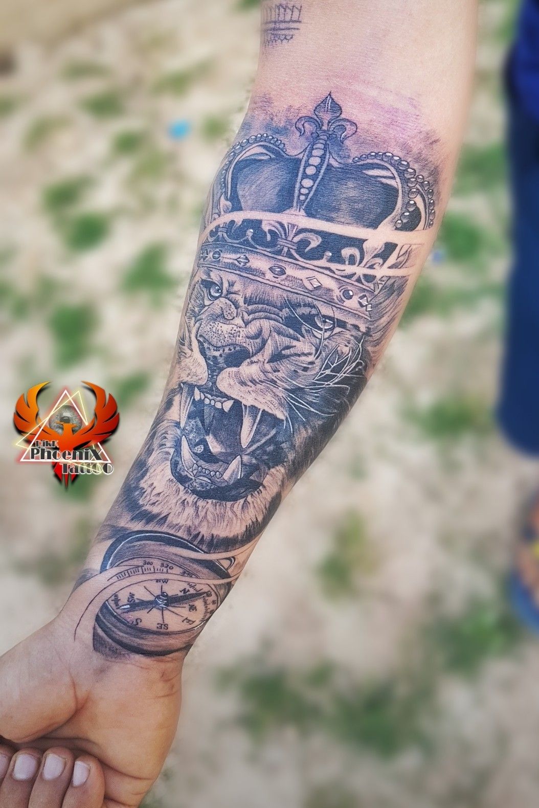 European Crown, Sleeve tattoo, Griffin, inker, phoenix, heraldry,  Mythology, meaning, Tattoo, Monster | Anyrgb