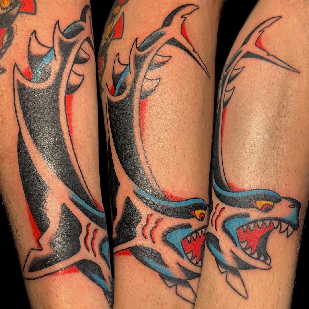 Cute little shark matching tattoo!! 🦈 🦈 . . . #tinybaki #littlepondstudio  #tattoo #friendshiptattoo #coupletattoo #tattooidea #matc... | Instagram