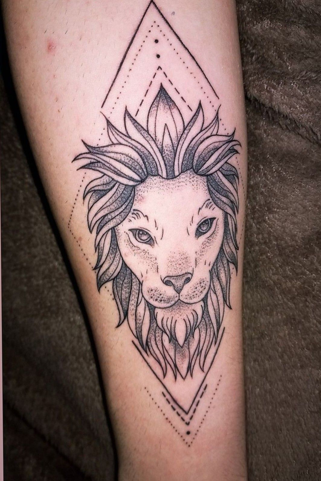 Leo Zodiac symbol temporary tattoo, get it here ▻