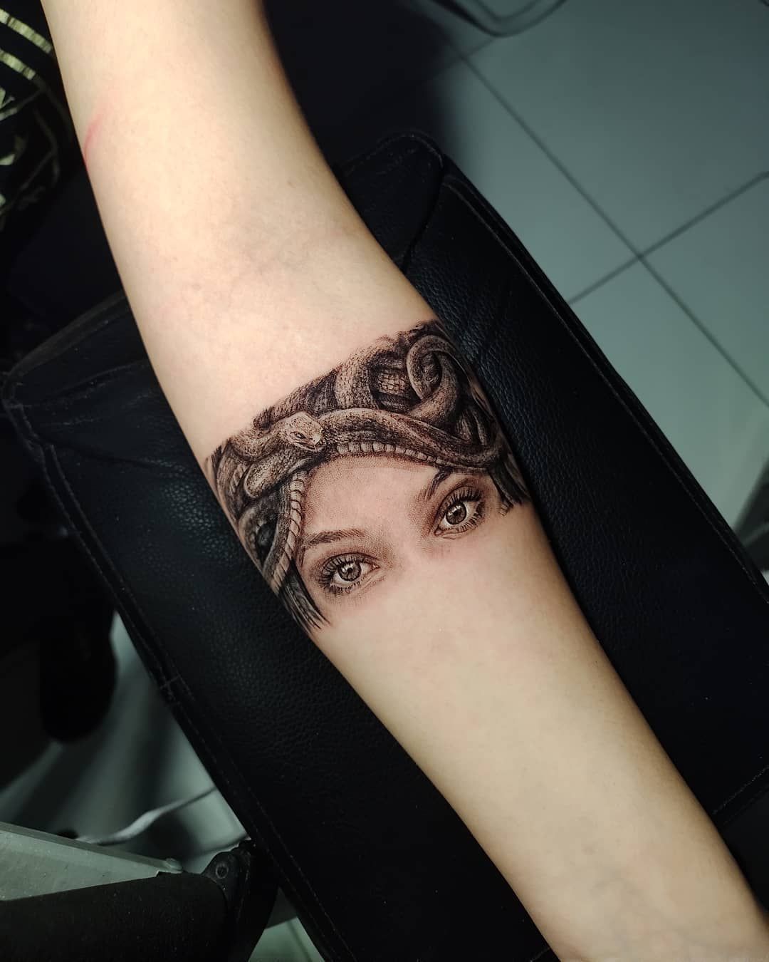 I got a tattoo to represent self forgiveness and my connection to Medusa  and her story : r/pagan
