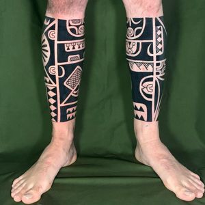 Elegant pattern and ornament design by Andrea Furci, showcasing intricate blackwork style on the lower leg.