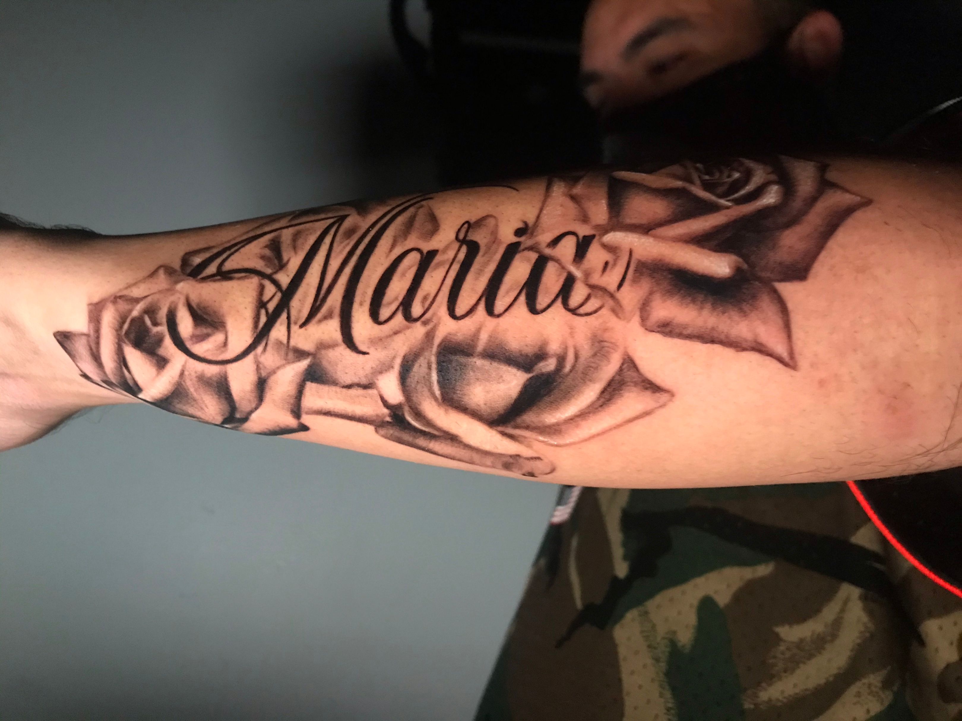 Tattoo uploaded by Juliette Watier • #roses #nametattoo • Tattoodo
