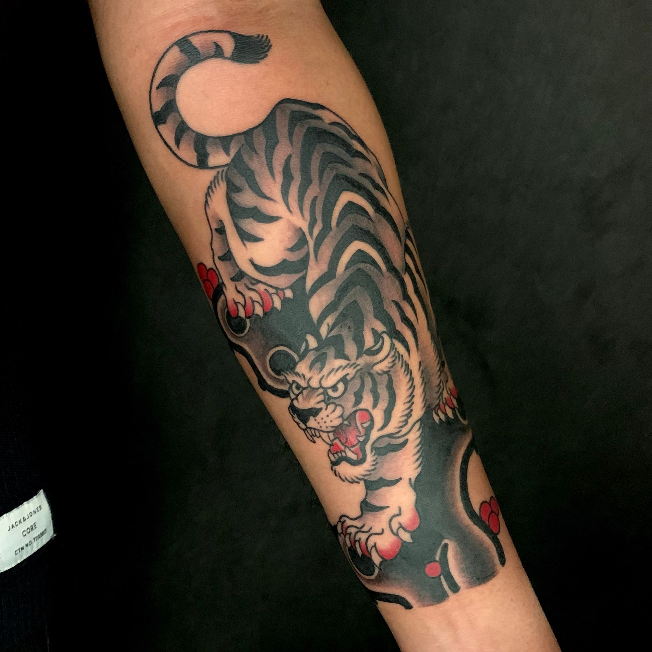 Tiger forearm tattoo! | Tiger forearm tattoo, Tiger tattoo, Tiger tattoo  sleeve