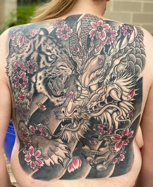 Full Back Tiger and Dragon!! #tigertattoo #dragontattoo #staugustinetattooartist #floridatattooattist #japanesetattoo #fullbacktattoo #inkedlife #tattooedlife #tattooart #tattoolovers