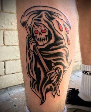 Super rad #traditional #tattoo that @diehonest did recently👌🏼•Walk Ins welcome everydayinfo@kakluckytattoos.com or DM us for booking enquiries☺️•#tattoos #capetown #kakluckytattoos #kaapstad #420 #art #boldwillhold #traditionaltattoo #reaper #capetowntattoo