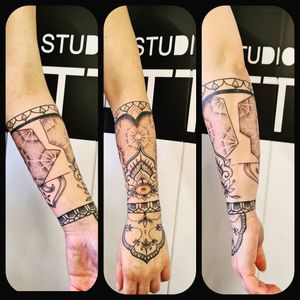 #tattoed #tattooaddict #tattooartist #tattoo #ornamental #ornamentaltattoo #custom #customdesign #dotwork #dotworktattoo 
