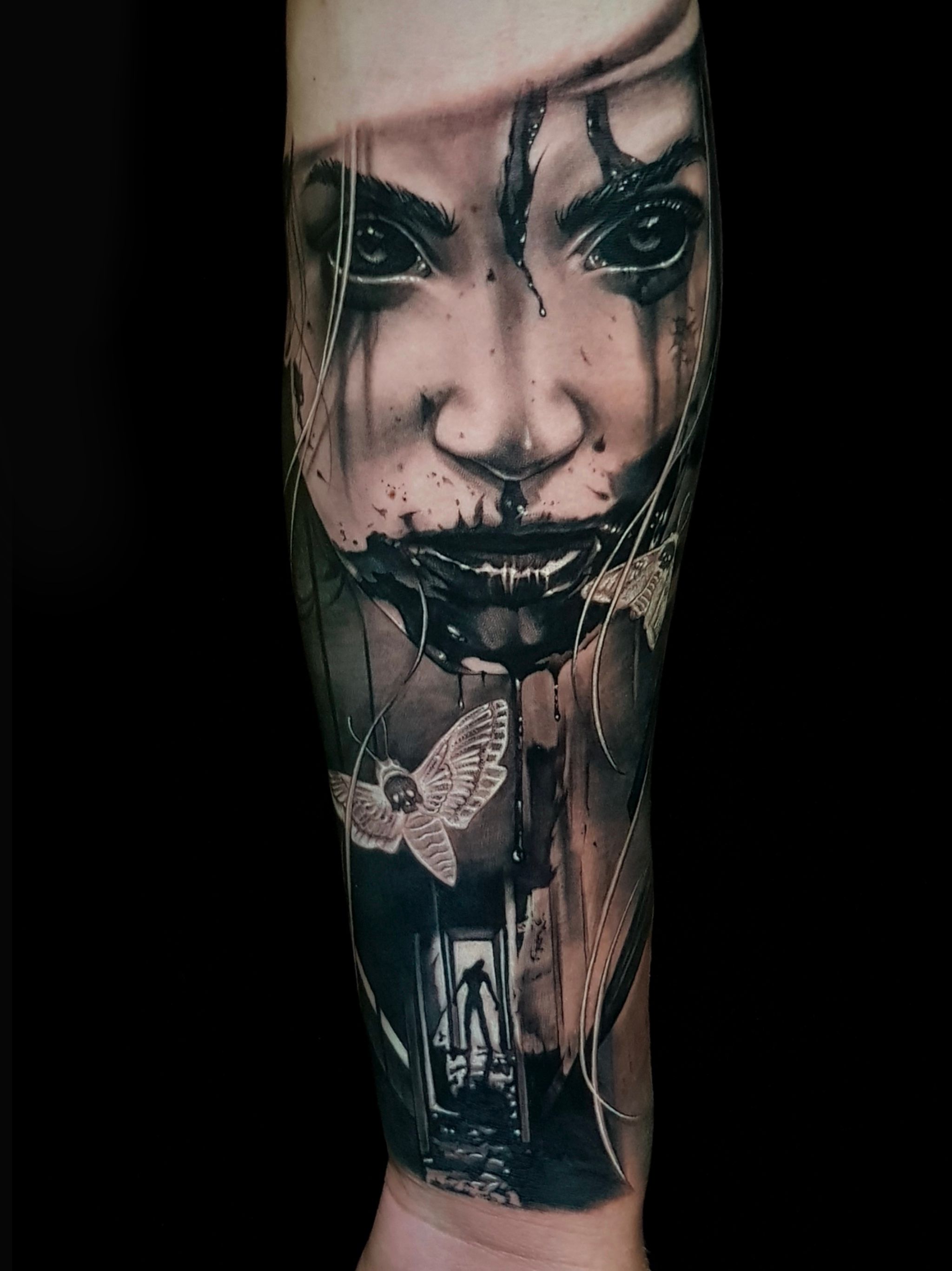 Bright and Scary horror realism by Lukasz Smyku  iNKPPL