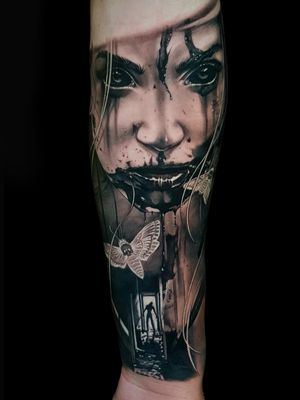 Horror piece Done at @ritesofpassagefestival Sydney, Aus ————————————————— #dariotattooarte #horror #bng #sydney #graywash #dark #fkirons #skinartist #blackandgrey #details #tattooist #inkedmag #tattoosydney #totaltattoo #bnginksociety #inked #inksav #tattoorealistic #photorealism #tattoogirl #morph