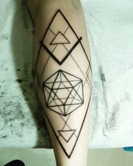 #tattoed #tattooaddict #geometrictattoo #linework #geometry #tattooartist