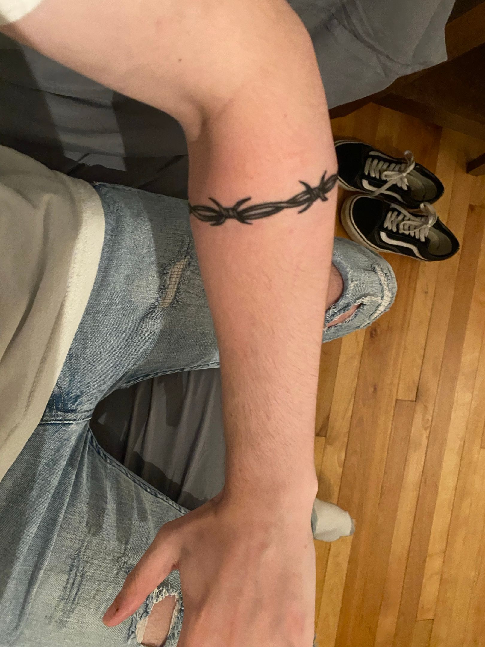 Tattoo uploaded by Xavier  Barbed wire finger tattoo by Indy Voet  IndyVoet line ring minimalist simple handpoke barbedwire  microtattoo  Tattoodo